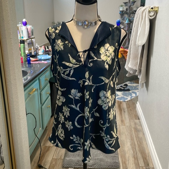 Halston navy blue flowered sleeveless top size large - Picture 1 of 7